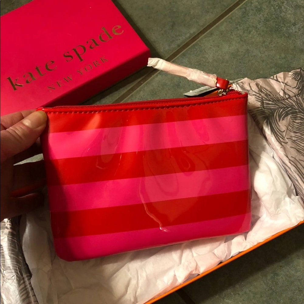 NWT, Kate Spade wristlet, clutch. Comes in box - Picture 4 of 8